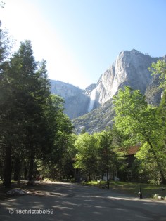 Yosemite Village und upper Fall