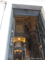 Die Tore des St. Petersdoms