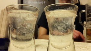 Ein Glas davon ist halb voll, nur welches?